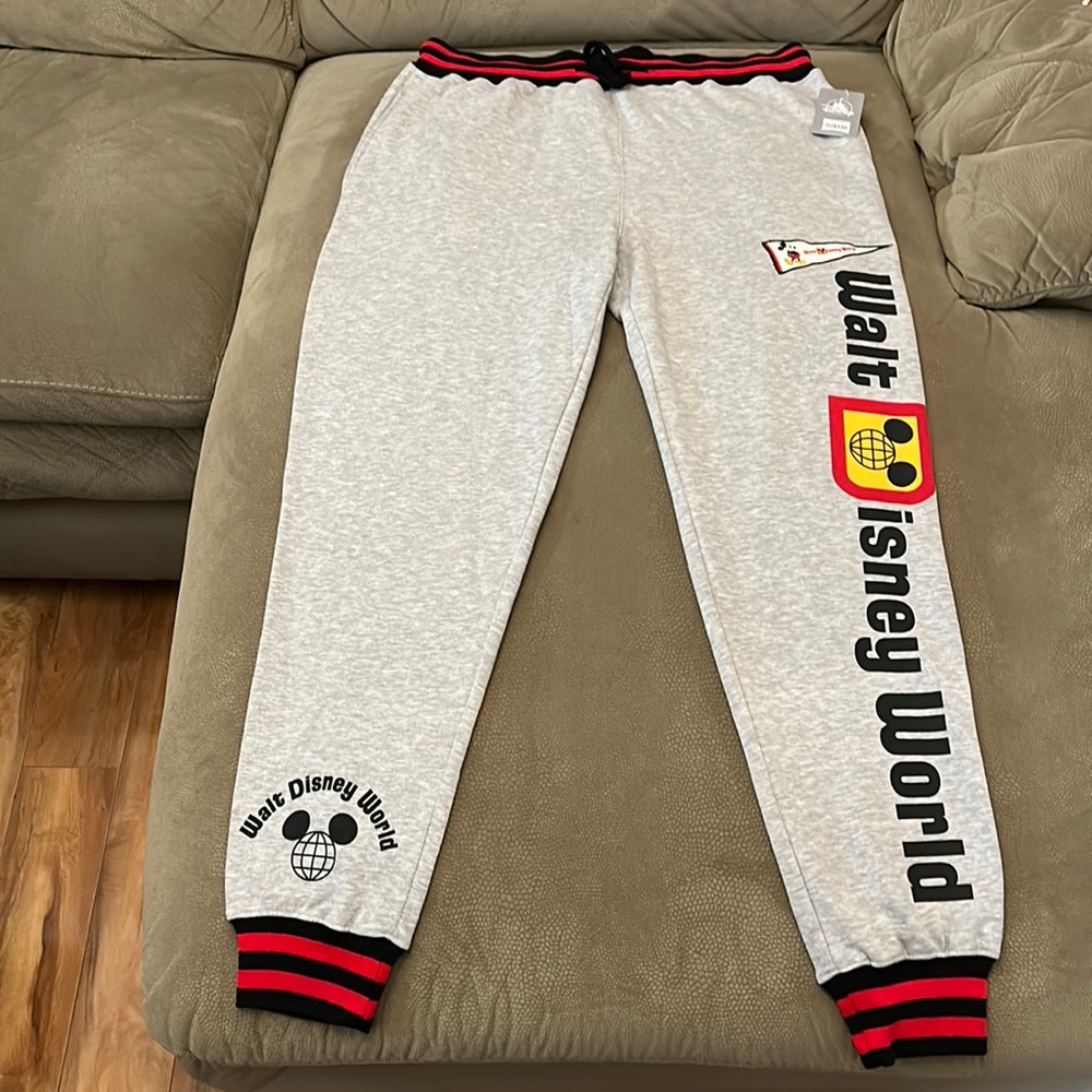 Disney Sweatpants Men’s Large. NWT